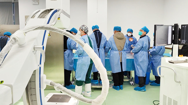 UBE腰椎管減壓術和椎間融合術實操訓練營，普愛C形臂全程護航